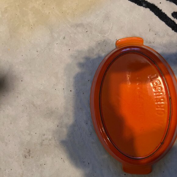 Le Creuset Round Orange Enameled Cast Iron AuGratin Baking Dish pre-owned - Picture 2 of 4